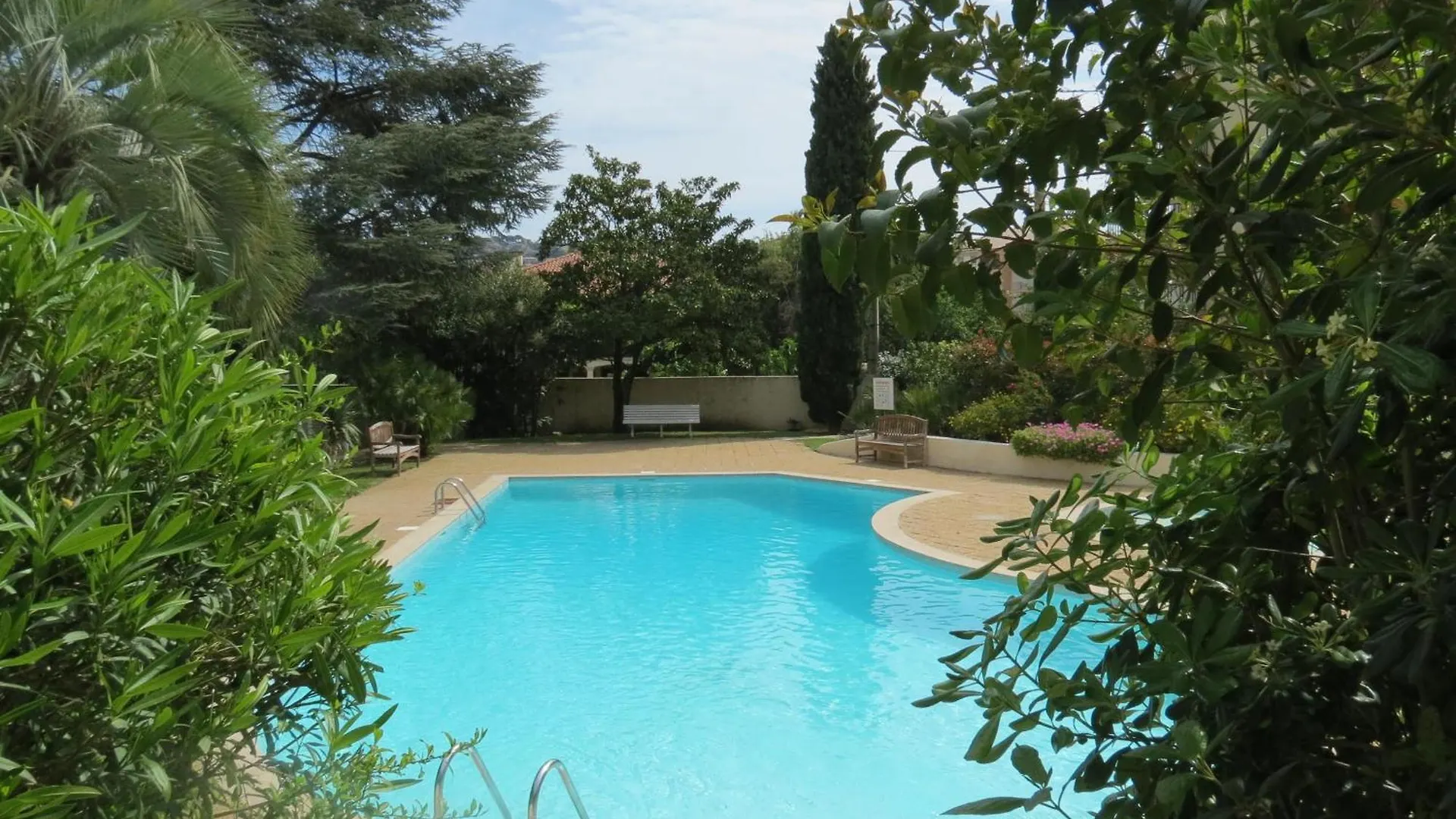 Appartement 2 Pieces Climatise Avec Garage, Piscine, Proche Commerces Et Plages - Sainte-Maxime - Fr-1-780-66 0*,